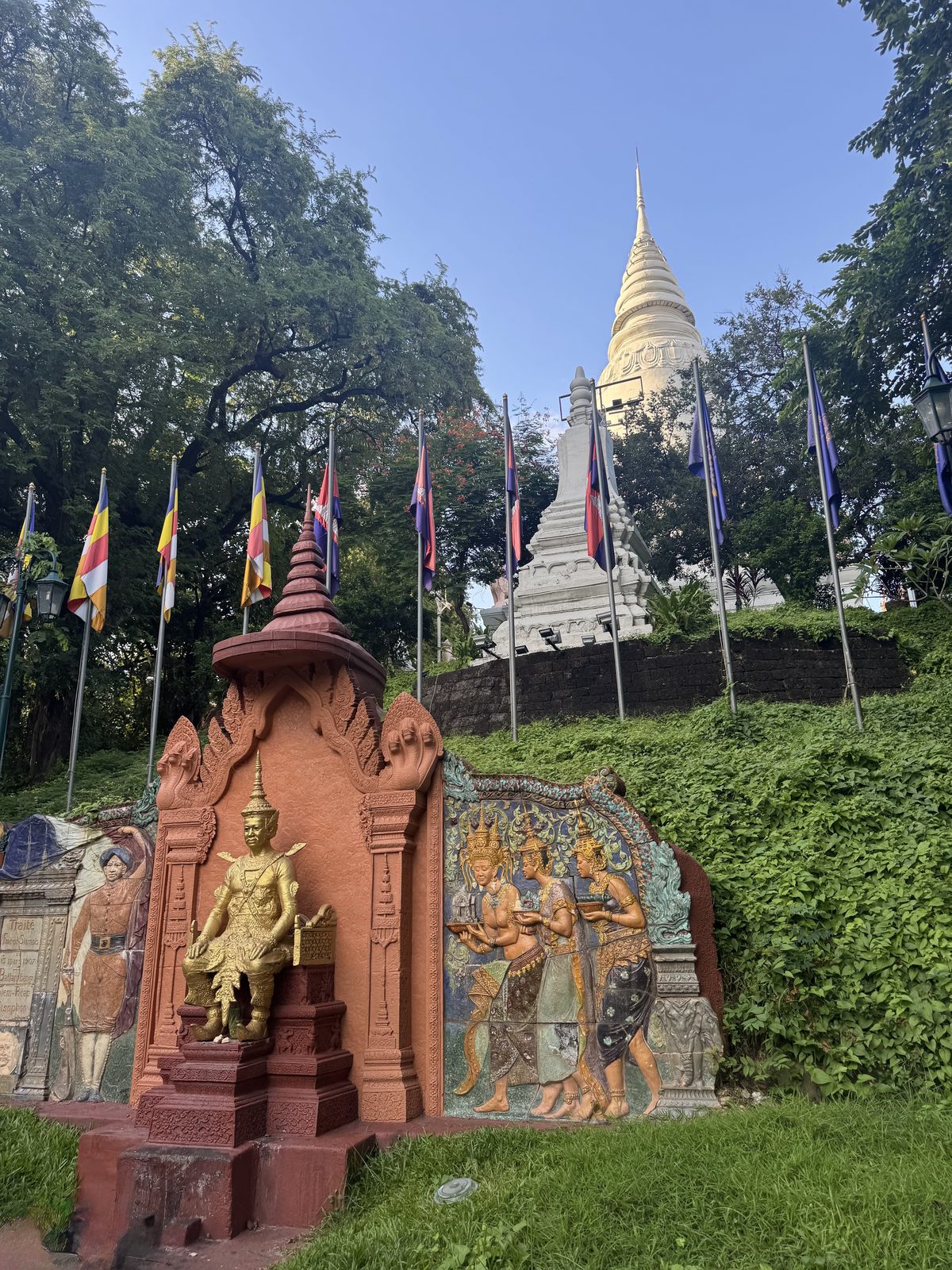 គំនូរចរឹកក្នុងវត្តភ្នំ